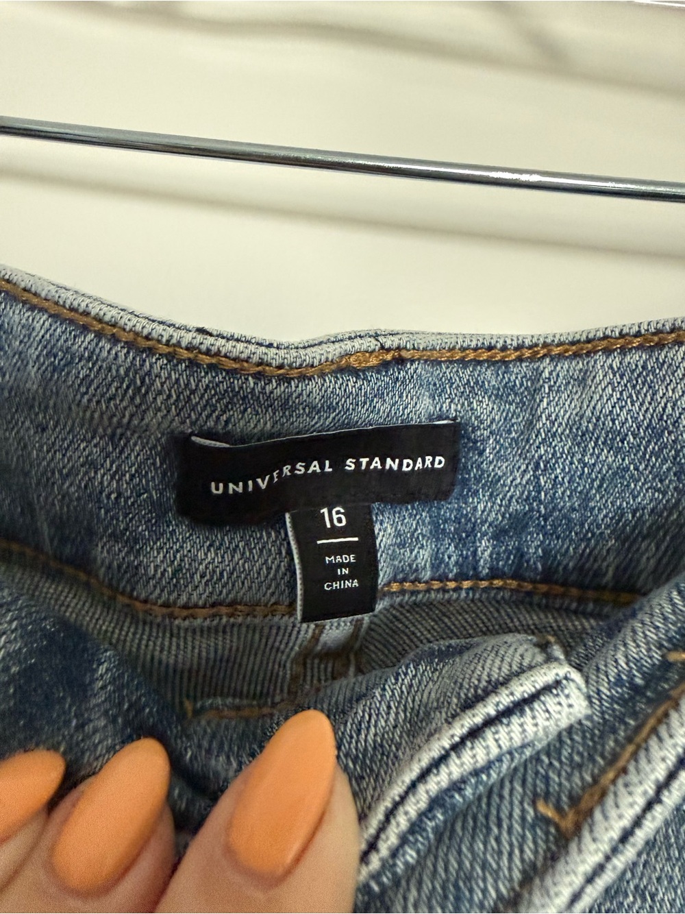 Universal Standard Lou High Rise Barrel Leg Jean - Picture 3 of 5